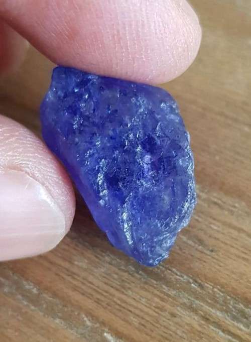 TANZANITE 31.62Cts. NATURAL VIOLET BLUE SPECIMEN ROUGH