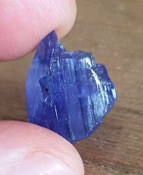 TANZANITE 21.05Cts. NATURAL VIOLET BLUE SPECIMEN ROUGH