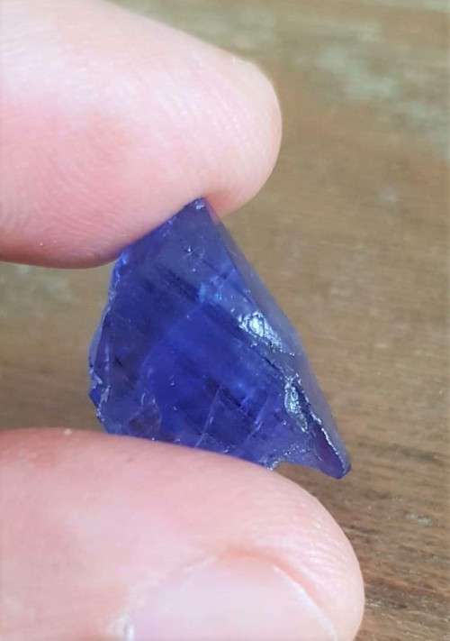 TANZANITE 21.05Cts. NATURAL VIOLET BLUE SPECIMEN ROUGH