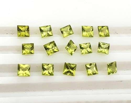 Peridot Square 3.5 mm Apple Green 1Pcs/0.18Ct Pakistan.Ravishing Color! Natural