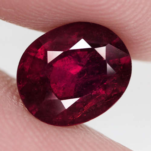 3.89Ct.  Cherry Red Rhodolite Oval  Garnet Africa Precious Gem Ravishing! Natural