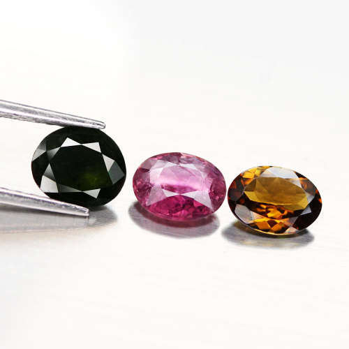 2.21Ct.  Tourmaline Oval Green Pink& Golden Brown  RAVISHING Untreated Natural