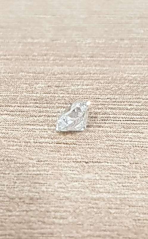 0.20Cts  DIAMOND SPARKLING E/VS2 Round Cut `Certified`