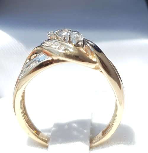 0.750ct TRILOGY  DESIGN DIAMOND RING ** YELLOW GOLD** LADIES STUNNING