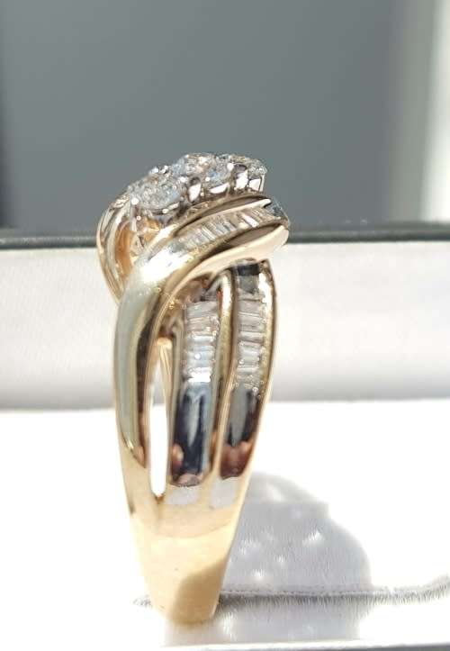 0.750ct TRILOGY  DESIGN DIAMOND RING ** YELLOW GOLD** LADIES STUNNING