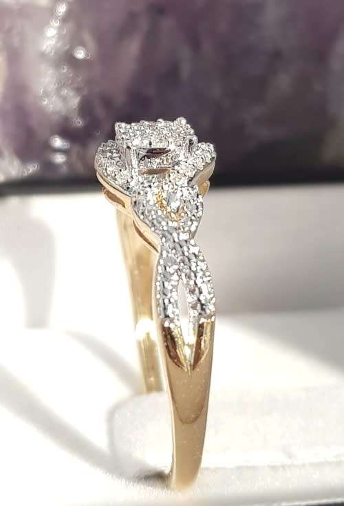 0.250ct  DESIGNER CLUSTER DIAMOND RING  YELLOW GOLD**SWIRL COLLECTION **