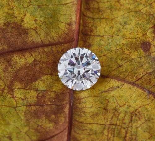 5CT  MOISSANITE ROUND VVSI/D BRILLIANT CUT **Certified **