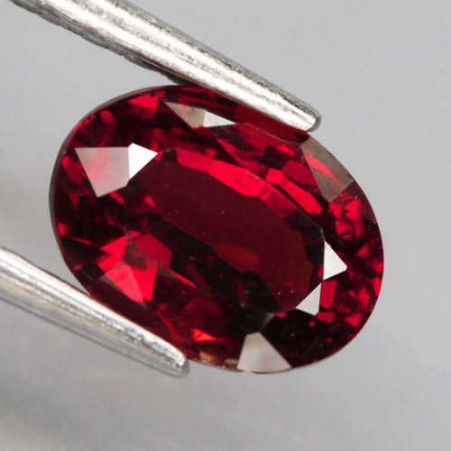 1.55Ct.  Spessartine Garnet Red Oval Shape Namibia Gem Good Sparkling! Natural