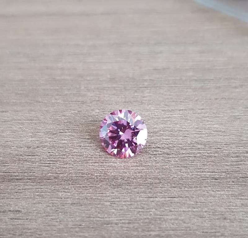2CT  MOISSANITE PINK ROUND VVSI  BRILLIANT CUT** GRA CERTIFIED**