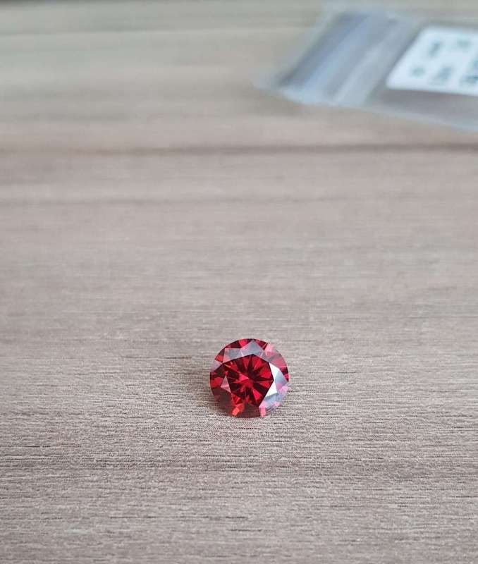 2 Cts MOISSANITE RED GARNET  VVSI  ROUND **GRA Certified **BRILLIANT CUT