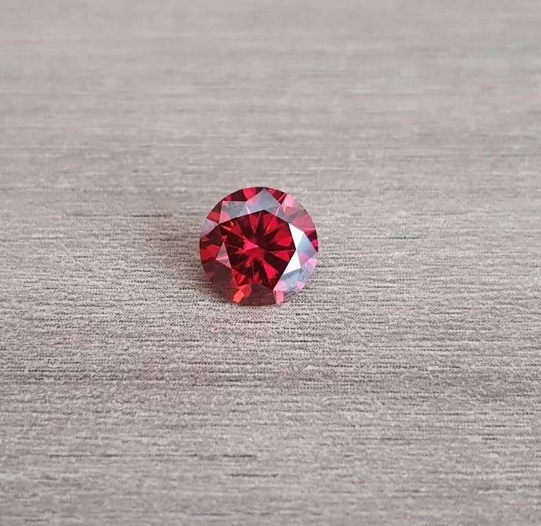 2 Cts MOISSANITE RED GARNET  VVSI  ROUND **GRA Certified **BRILLIANT CUT