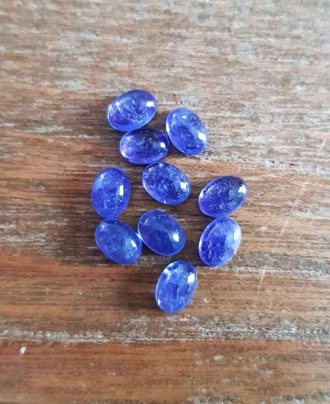 Purplish Blue Tanzanite 1Pcs Oval Cabochon 7x5MM. Ravishing Colour & Full Fire!