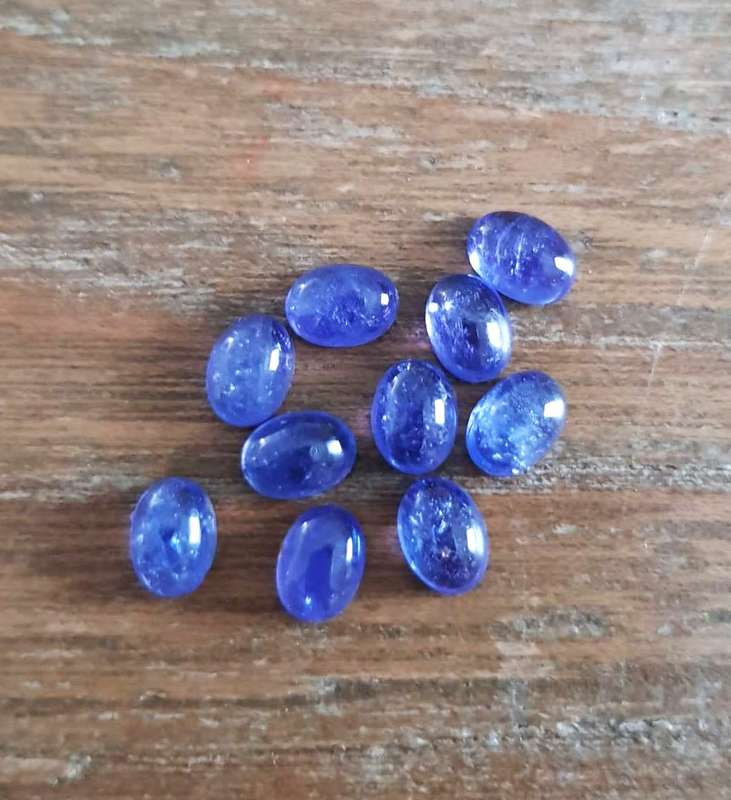 Purplish Blue Tanzanite 1Pcs Oval Cabochon 7x5MM. Ravishing Colour & Full Fire!