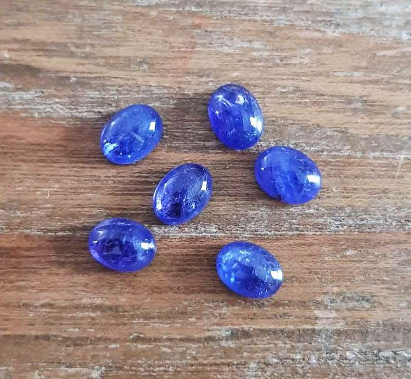 Purplish Blue Tanzanite 1Pcs Oval Cabochon 6x8MM. Ravishing Colour & Full Fire!