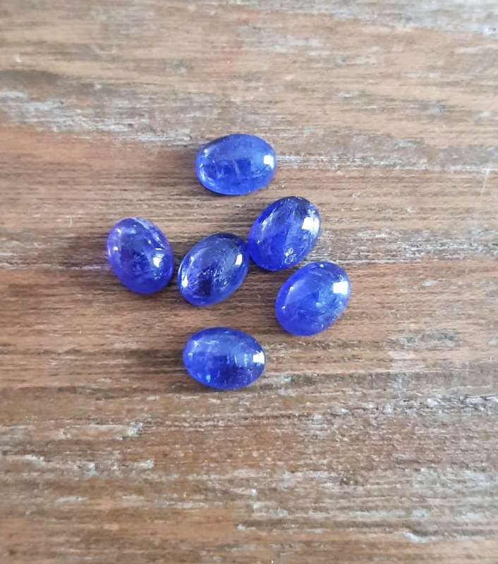 Purplish Blue Tanzanite 1Pcs Oval Cabochon 6x8MM. Ravishing Colour & Full Fire!