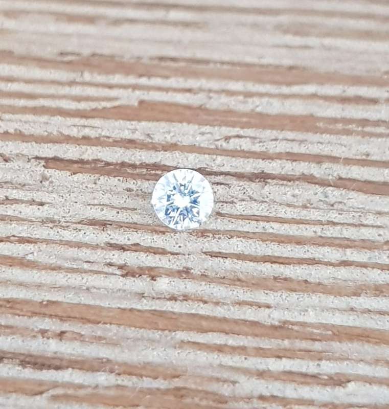 0.10Cts DIAMONDS G/SI2 **CERTIFIED**SPARKLING  WHITE COLOR NATURAL