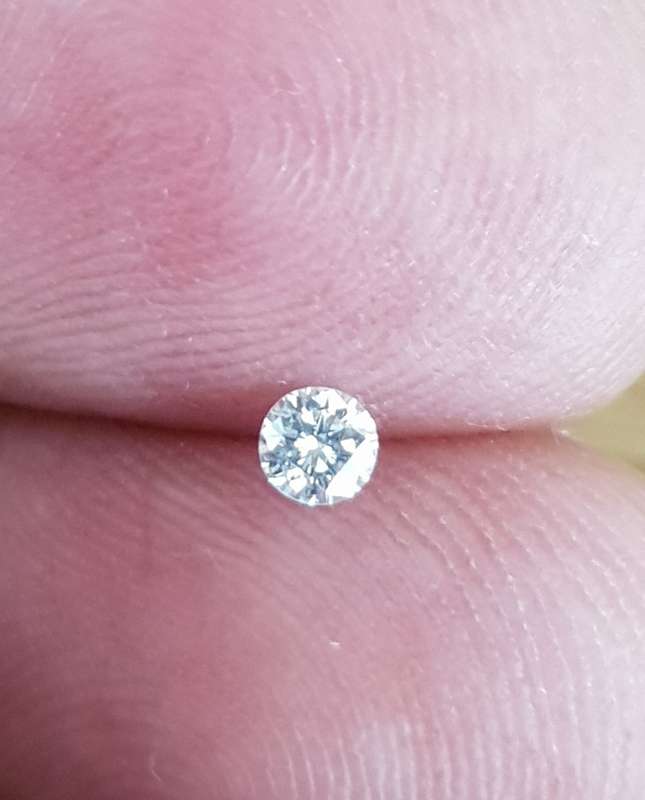 0.10Cts DIAMONDS G/SI2 **CERTIFIED**SPARKLING  WHITE COLOR NATURAL