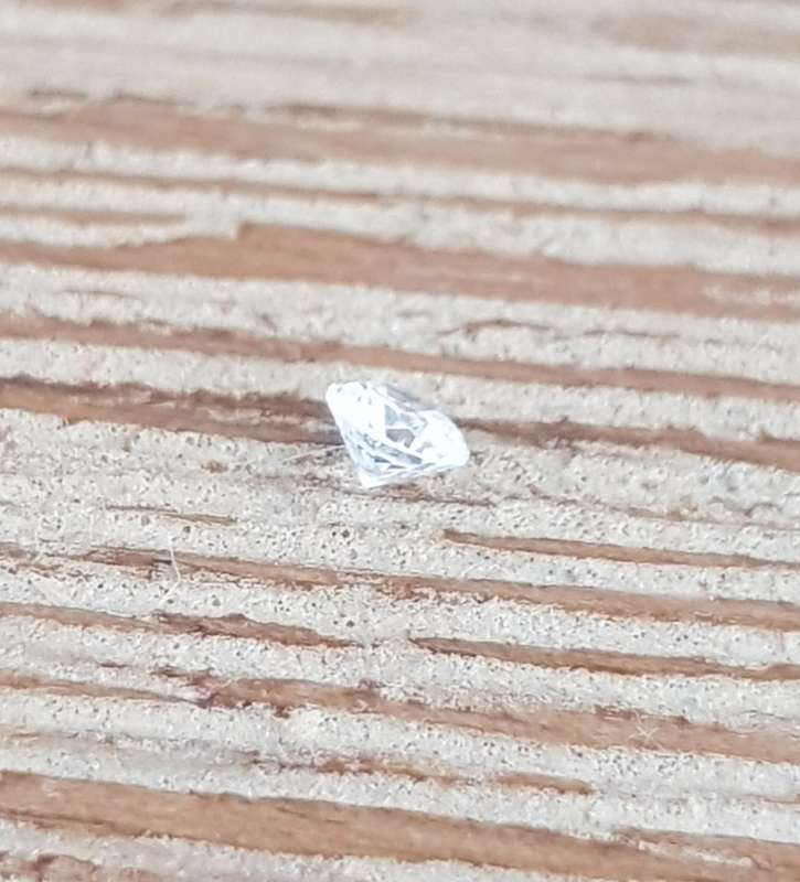 0.10Cts DIAMONDS G/SI2 **CERTIFIED**SPARKLING  WHITE COLOR NATURAL