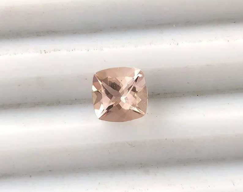 1,78Cts  MORGANITE **PEACH CUSHION CUT** GEMSTONE! NATURAL