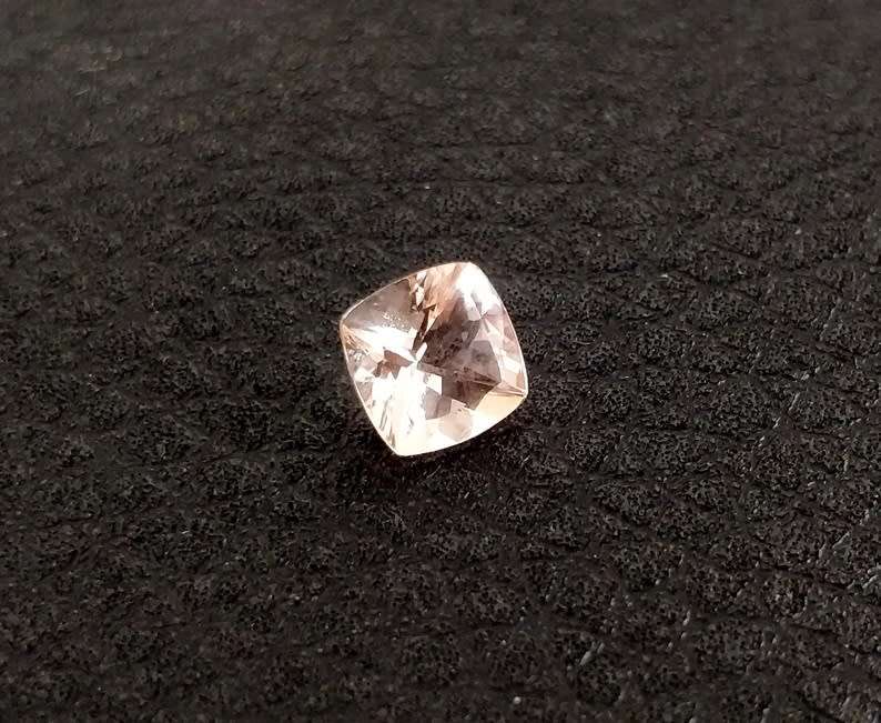 1,78Cts  MORGANITE **PEACH CUSHION CUT** GEMSTONE! NATURAL