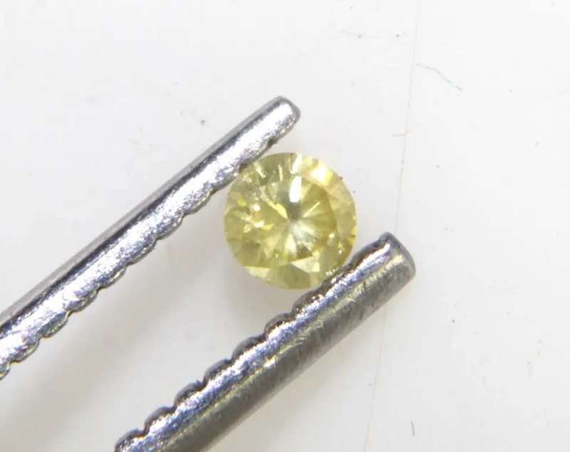 0.15Cts DIAMONDS YELLOW/SI1 **CERTIFIED**SPARKLING  WHITE COLOR NATURAL