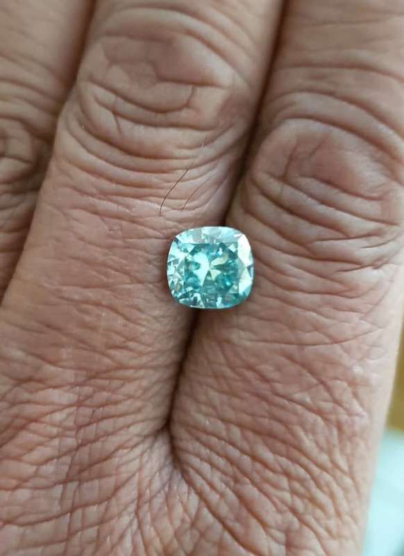 2.36ct MOISSANITE  **ICE GREEN** CUSHION VVS1  COLOUR  LOOSE GEM