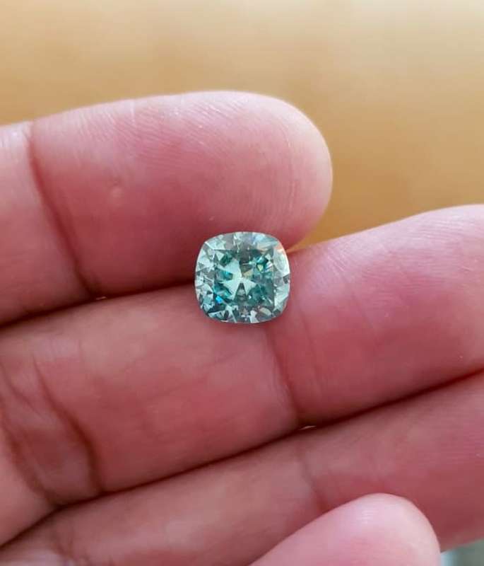 2.36ct MOISSANITE  **ICE GREEN** CUSHION VVS1  COLOUR  LOOSE GEM