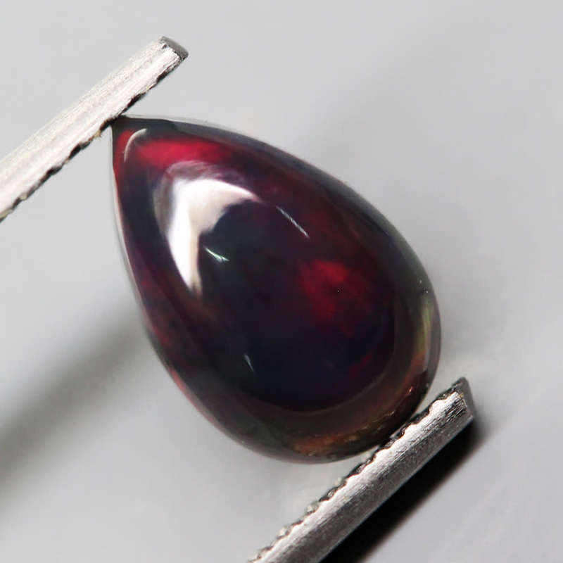 0.80Ct. Opal Cabochon **Reddish** Glittering 3D! Ethiopian Natural