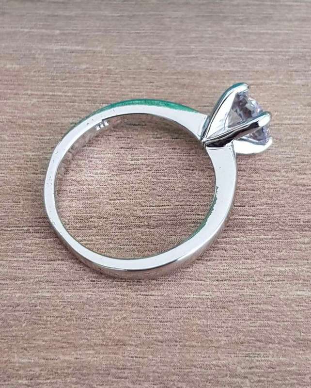 Fancy Four Claw Classic Style 1 Carat NSCD Diamond Engagement Ring