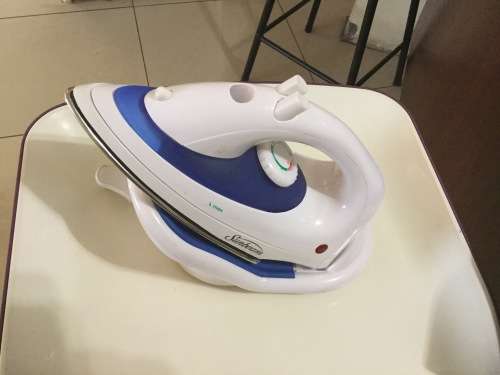 SUNBEAM CORDLESS STEAM IRON