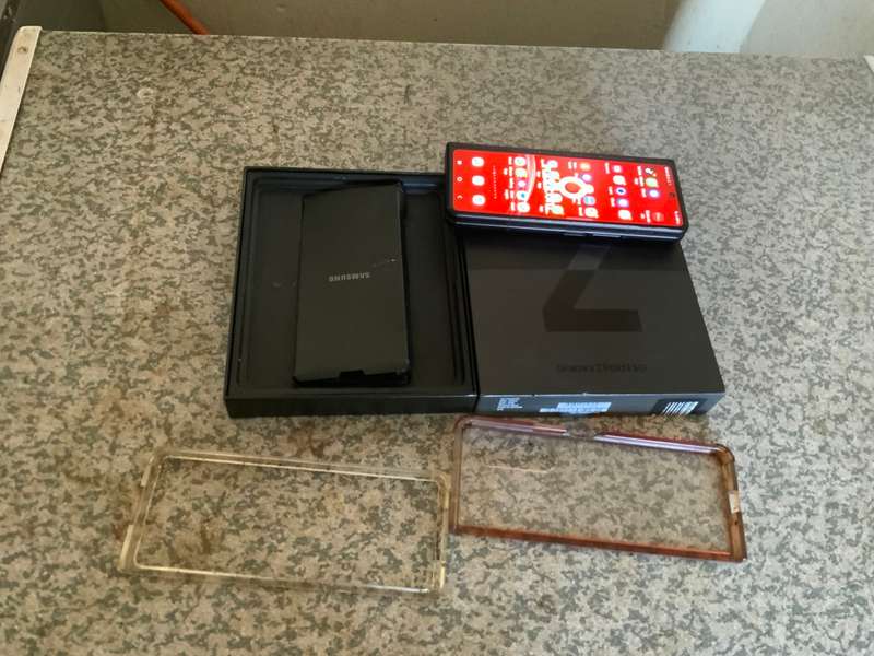 SAMSUNG  ZFOLD 3 DUAL SIM 256GB BLACK in the box