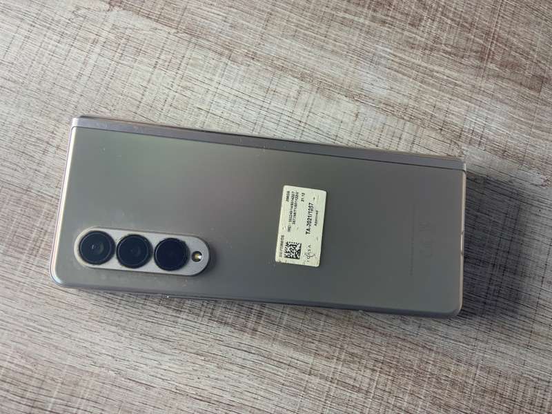 SAMSUNG ZFOLD 3 DUAL SIM 256 GB..SILVER but read before you bid.