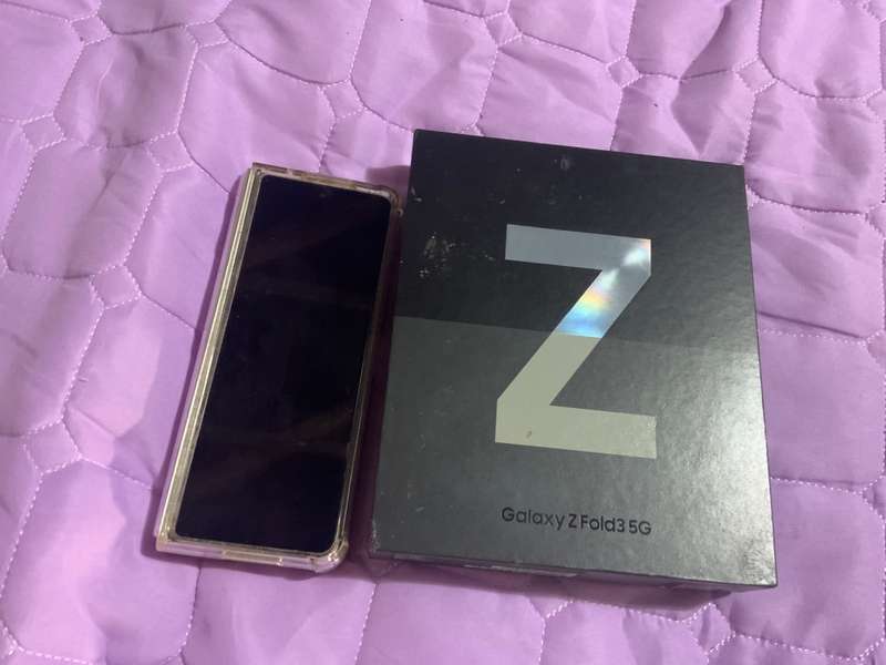 SAMSUNG ZFOLD 3 DUAL SIM 256 GB..SILVER but read before you bid.