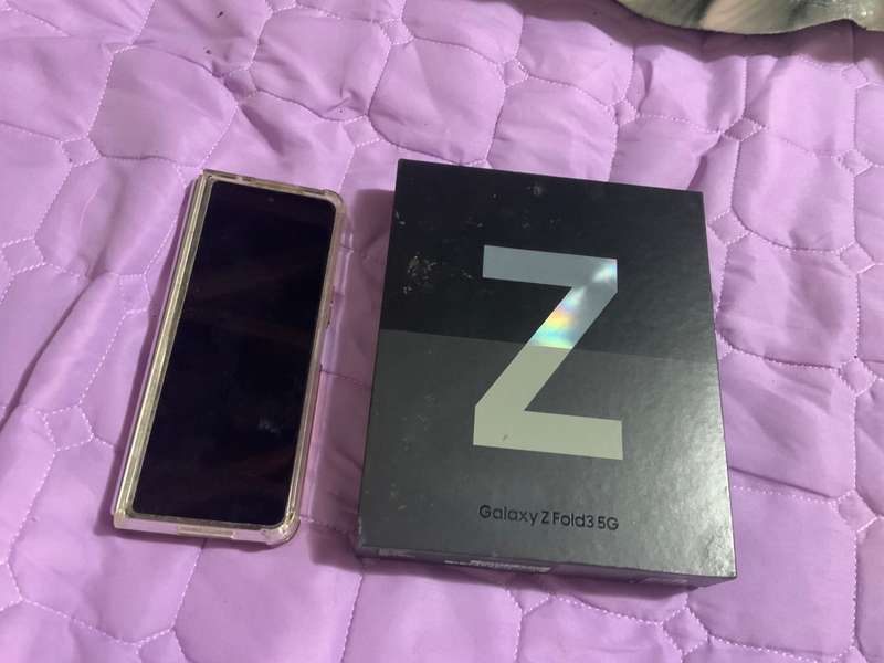 SAMSUNG ZFOLD 3 DUAL SIM 256 GB..SILVER but read before you bid.