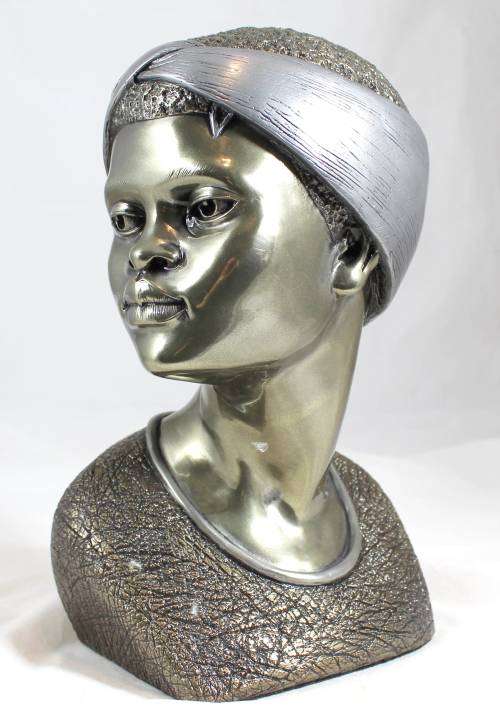 Casper Darare -  Basotho girl with scarf - Cold casting - Magnificent!! Bid now! *Free courier