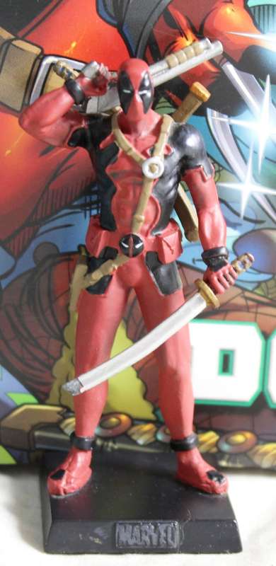 Classic Marvel Collection - Lead, hand painted figurine with book - Deadpool - #56