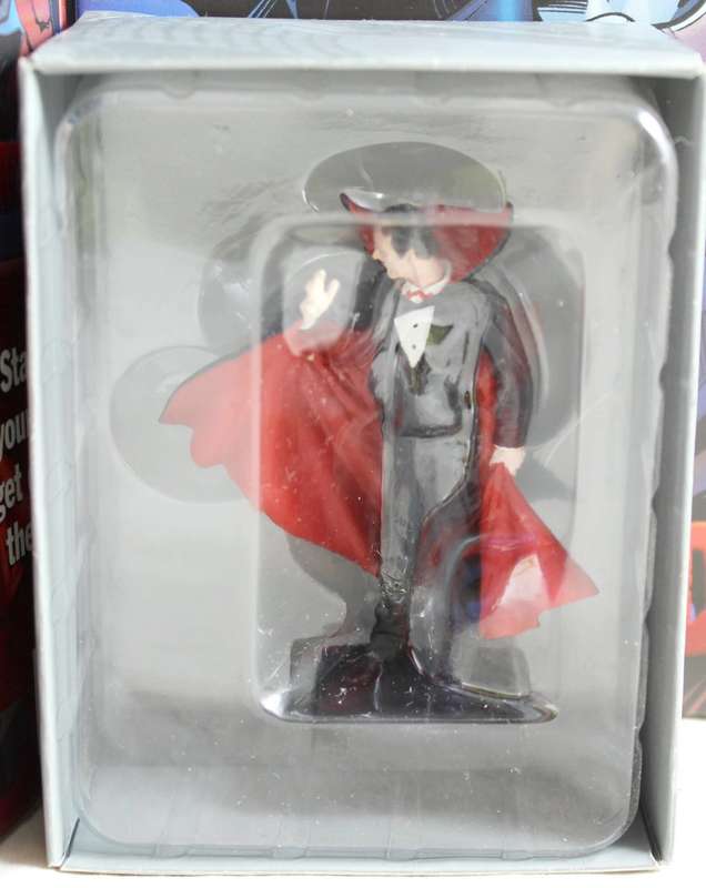Classic Marvel Collection - Lead, hand painted figurine with book - Dracula - #172