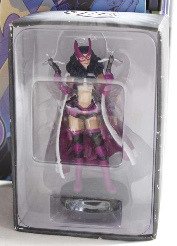 DC comics - lead, hand painted figurine with book - Huntress #50