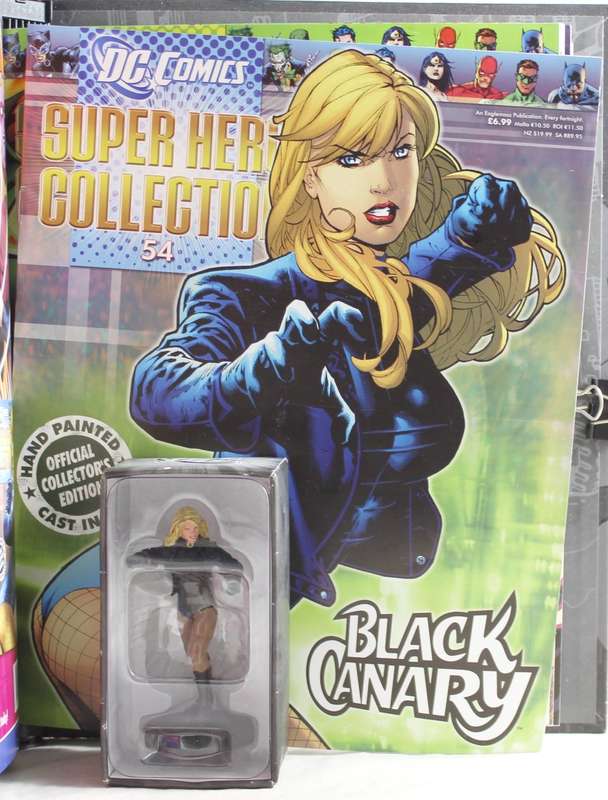 DC comics - lead, hand painted figurine with book - Black Canary #54
