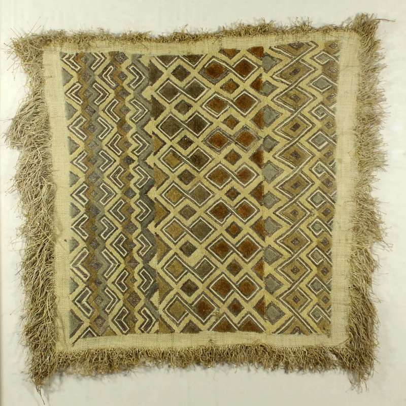 Kuba cloth - Original hand woven and sown cloth - A vintage piece! - Bid now!