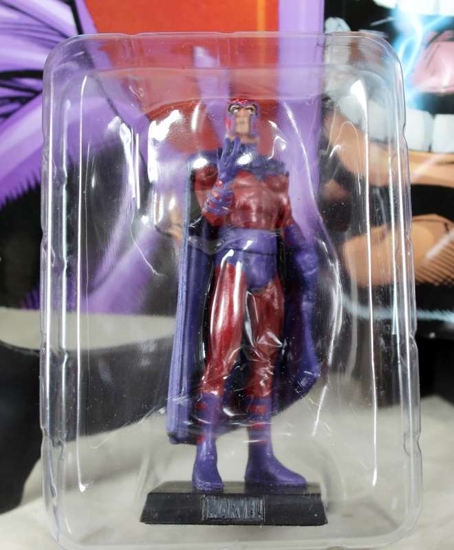 Classic Marvel - action figure and book - Magneto