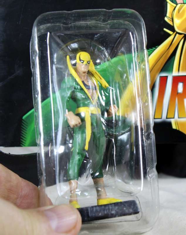 Classic Marvel - action figure and book - Iron Fist