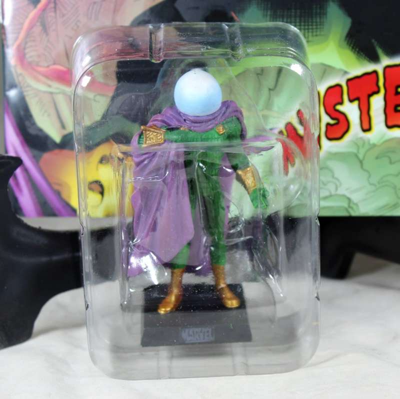 Classic Marvel - action figure and book - Mysterio