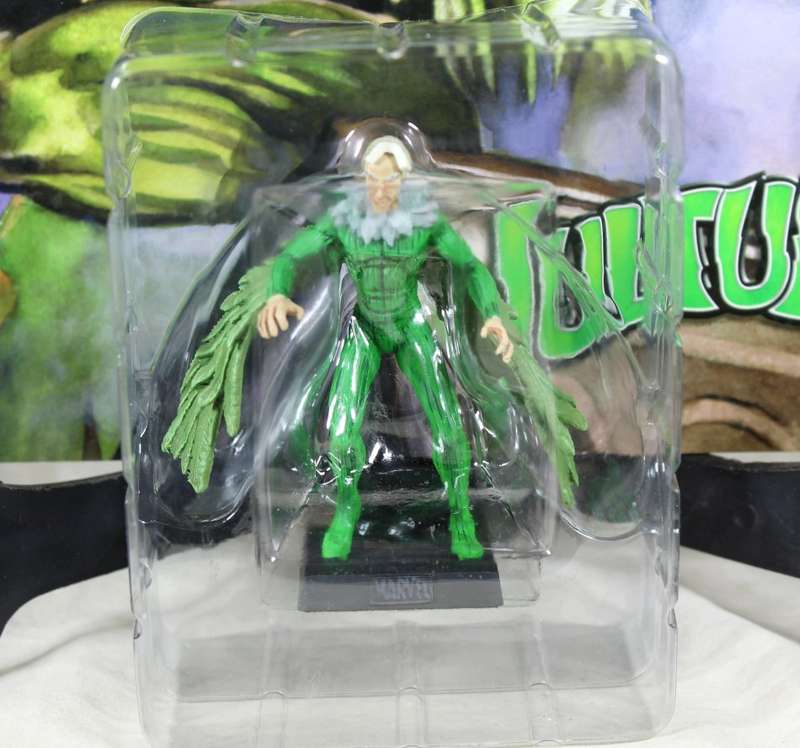 Classic Marvel - action figure and book - the Vulture