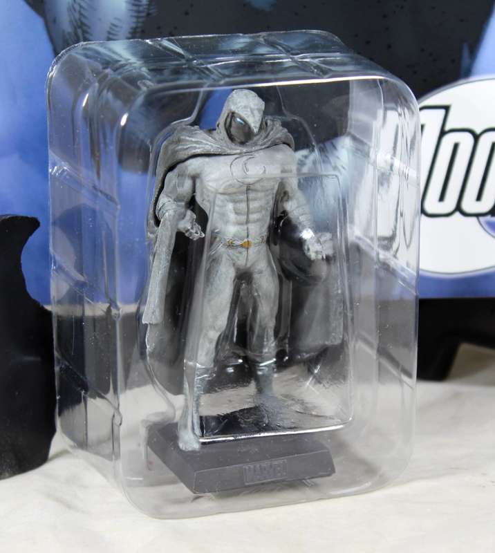 Classic Marvel - action figure and book - Moon Knight