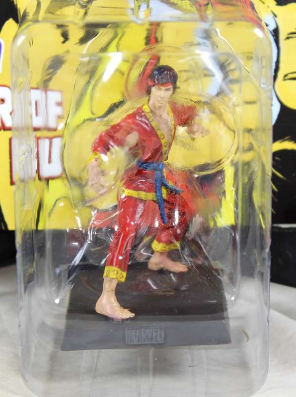 Classic Marvel - action figure and book - Shang-Chi