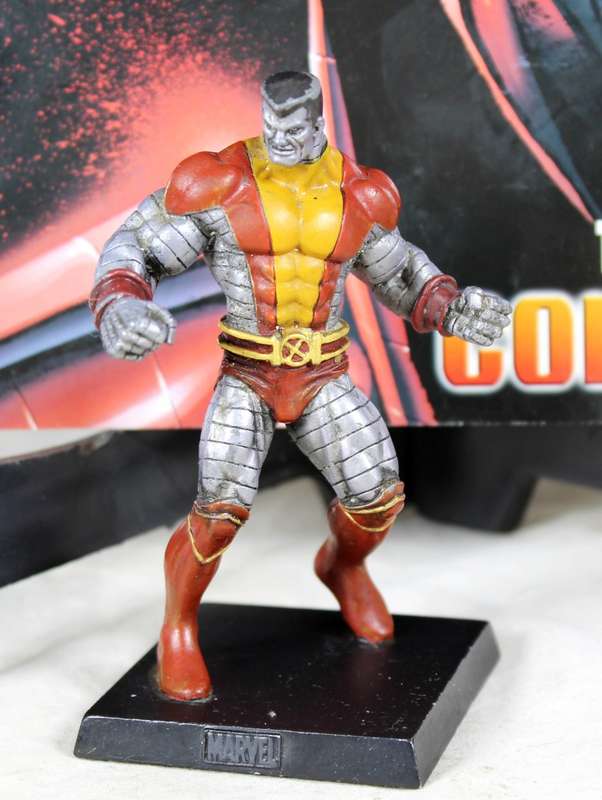 Marvel classics special edition- Lead hand painted figurine and book - Colossus
