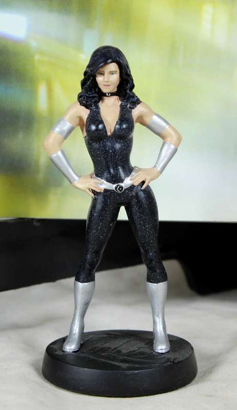 DC comics super hero collection special - lead, hand painted figurine with book - Donna Troy #22