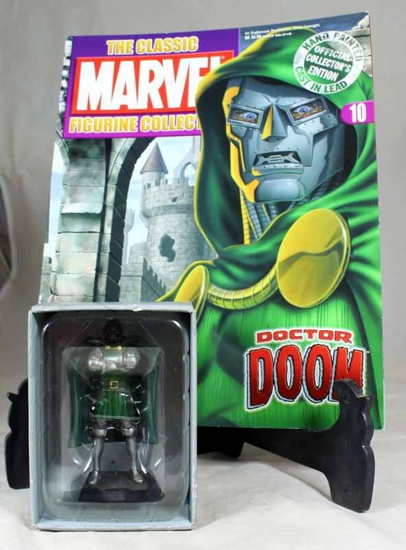 Classic Marvel - action figure and book - Doctor Doom