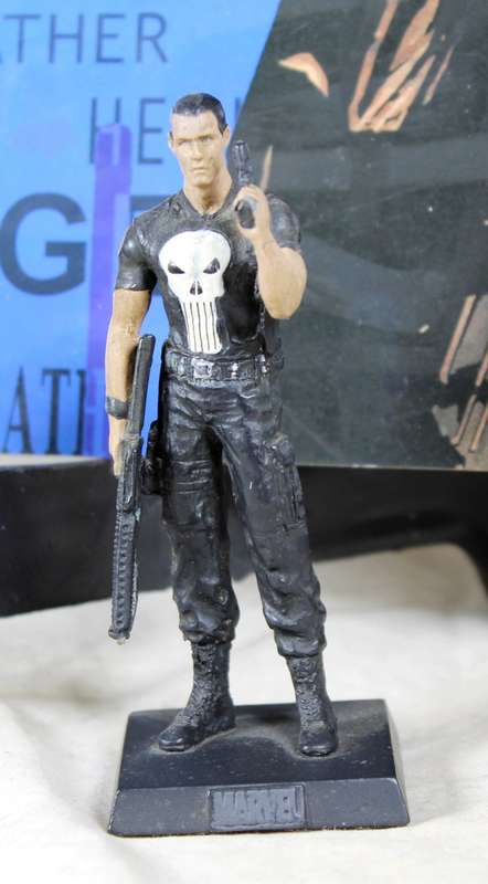 Classic Marvel - Action Figure and Book - The Punisher - Issue #19